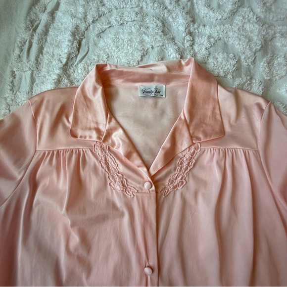 Vanity Fair beautiful Women's Pink Sleepwear Set Size Medium.  EUC - Picture 2 of 12